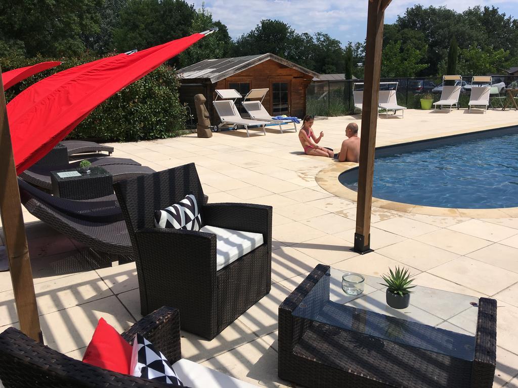 Logis Hotel & Spa Dejeunez Sous L'Arbre Rousset  Exterior photo