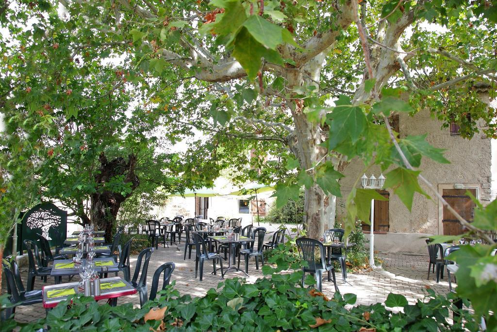 Logis Hotel & Spa Dejeunez Sous L'Arbre Rousset  Exterior photo